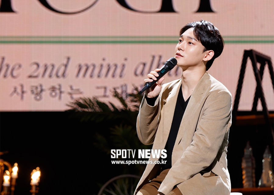 [포토S] 첸, 그윽한 눈빛
