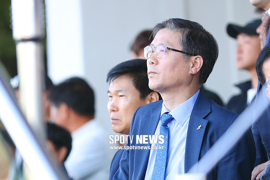[포토S] 근대 5종 경기 지켜보는 변창흠 LH 사장