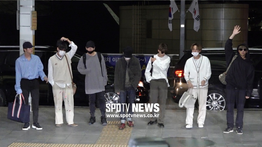 방탄소년단(BTS) 출국, 오늘도 멋있는 우리 '탄이들' [공항패션]