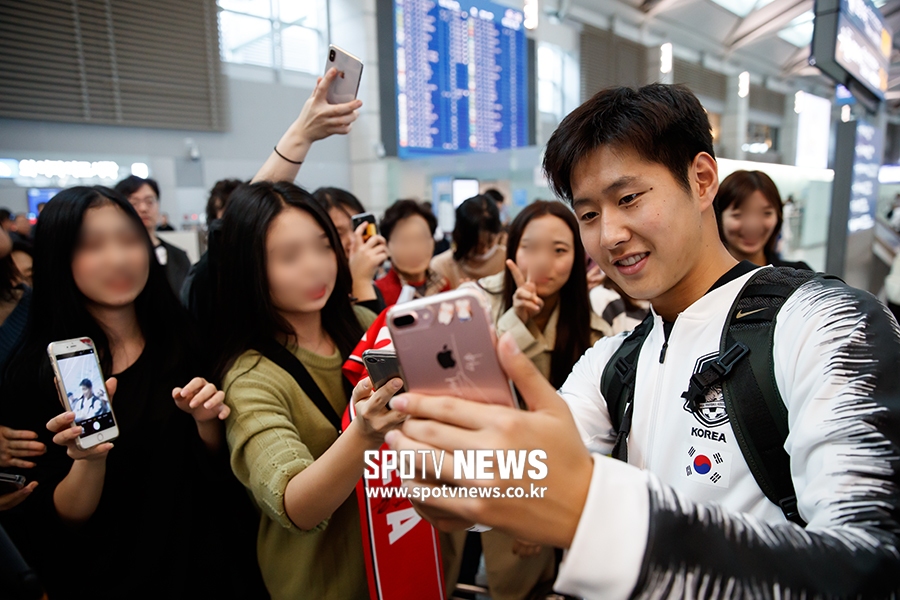 [포토S] 이강인, 누나팬들에게 인기 최고
