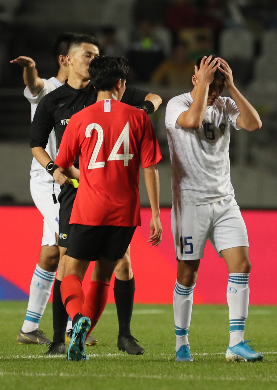 '40초 경고 누적 퇴장' 우즈벡 루스타모프, 김학범호와 2차전도 뛴다