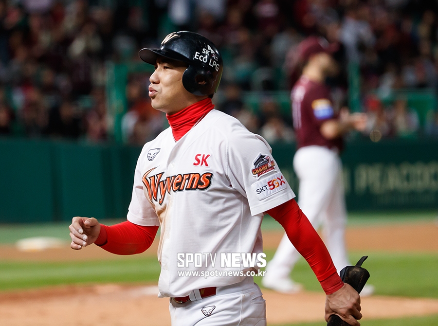 [포토S] 김강민, 잘 치고 견제사