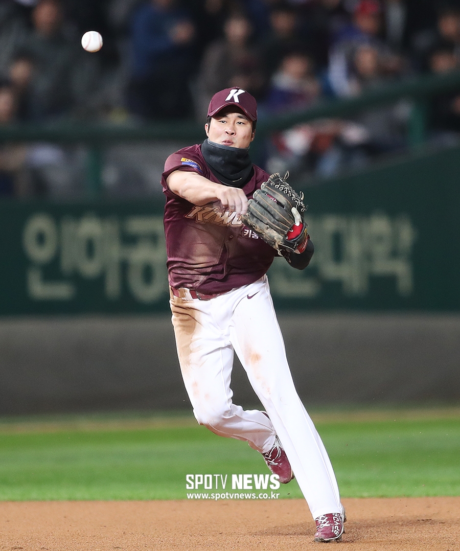 [포토S] 김하성, 공수에서 맹활약