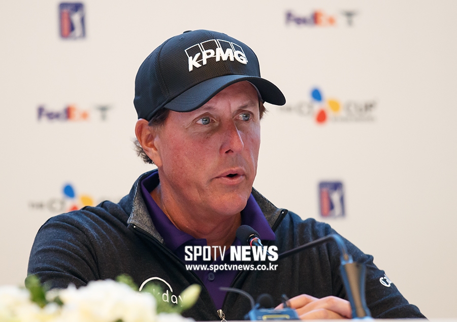 [THE CJ CUP 영상] '백전노장' 필 미켈슨 "4년 만에 방한…코스 궁합이 좋다"