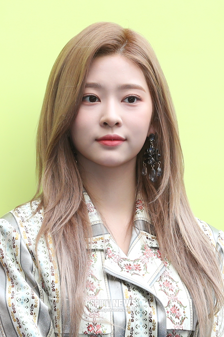 [포토S] 아이즈원 김민주, 사랑스러운 외모