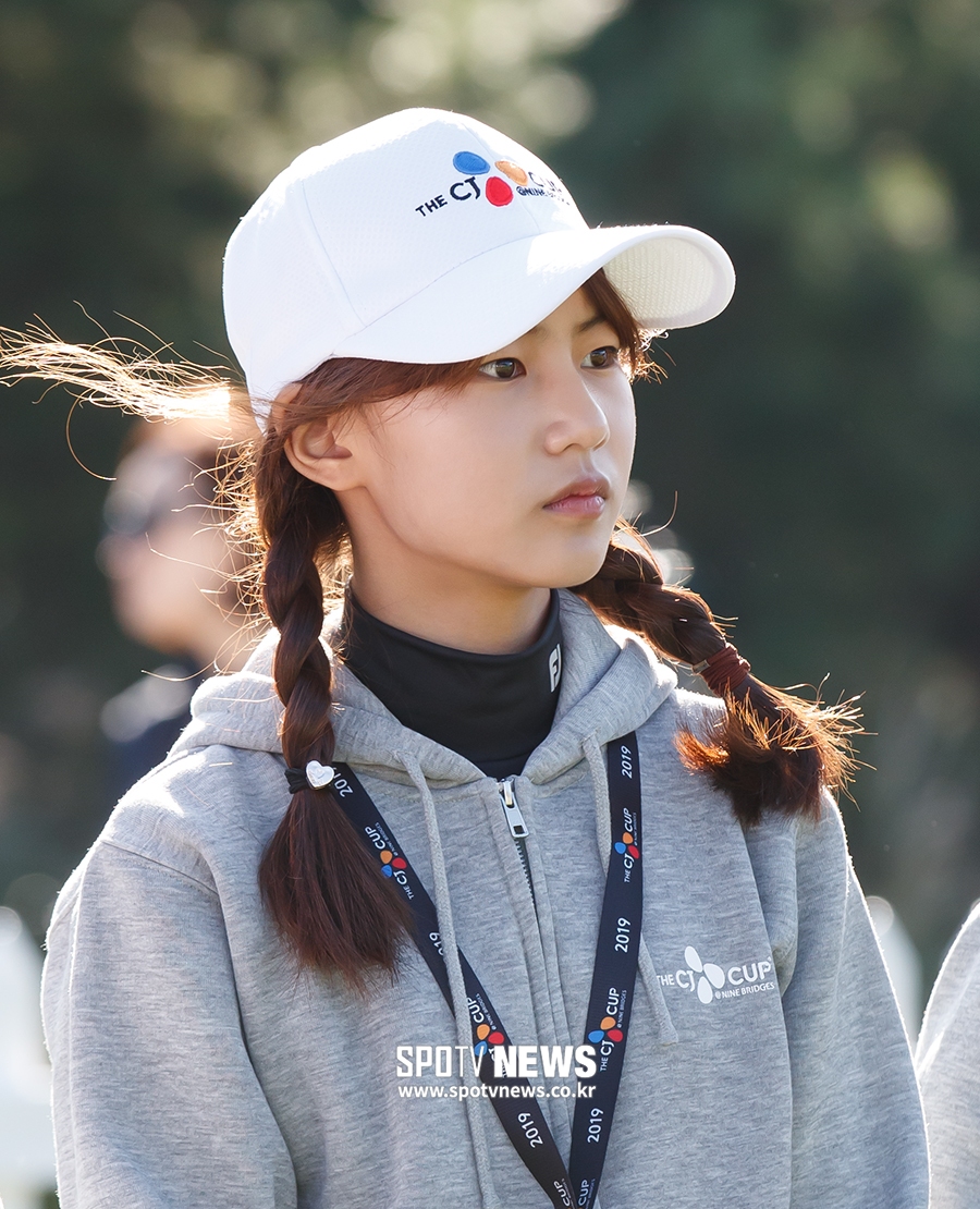 [포토S] 송지아, 어느새 훌쩍 자라 골프 꿈나무