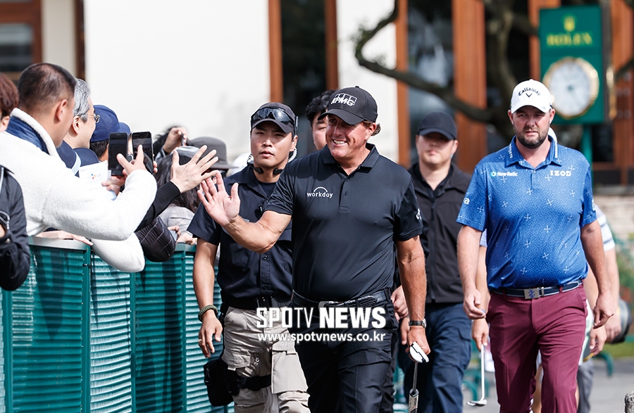 [THE CJ CUP 영상] PGA투어 ‘슈퍼스타’의 품격…韓 갤러리 응답했다