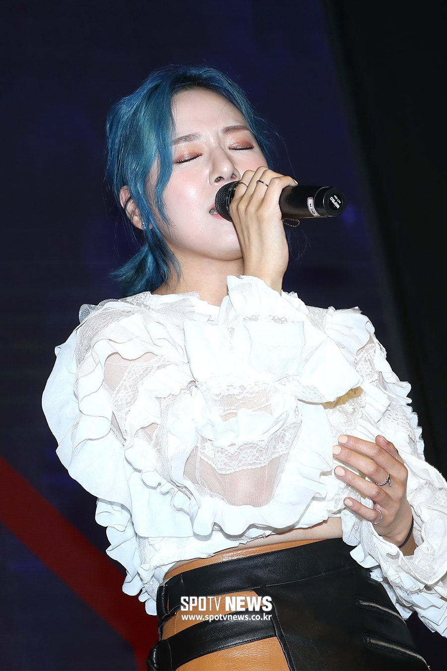 [포토S] 해디, 두 눈 꼭 감고 열창