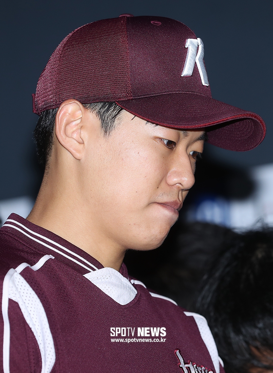 [포토S] 사과하는 송성문, "KBO팬들께 죄송"