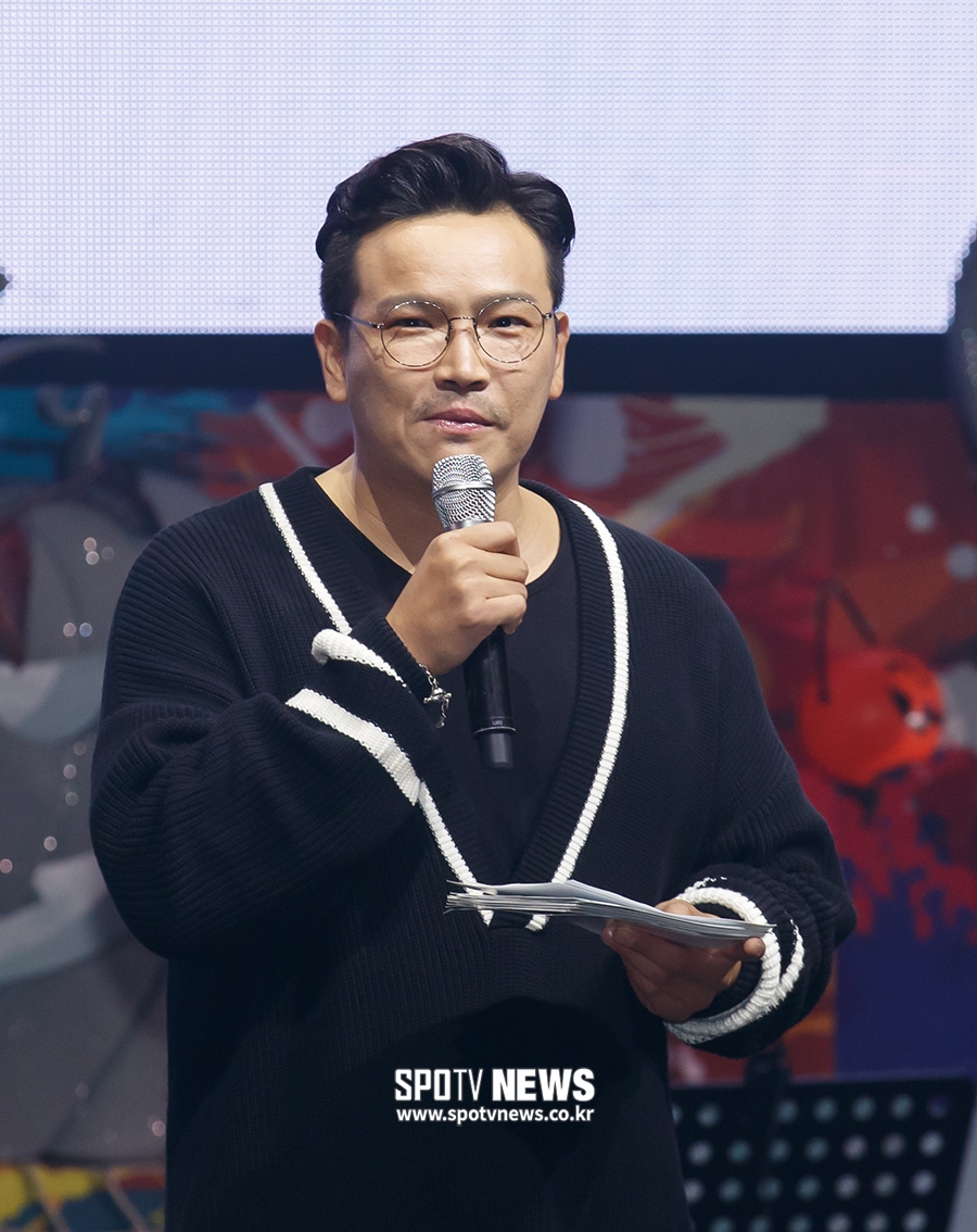 [포토S] 인사하는 MC 딩동