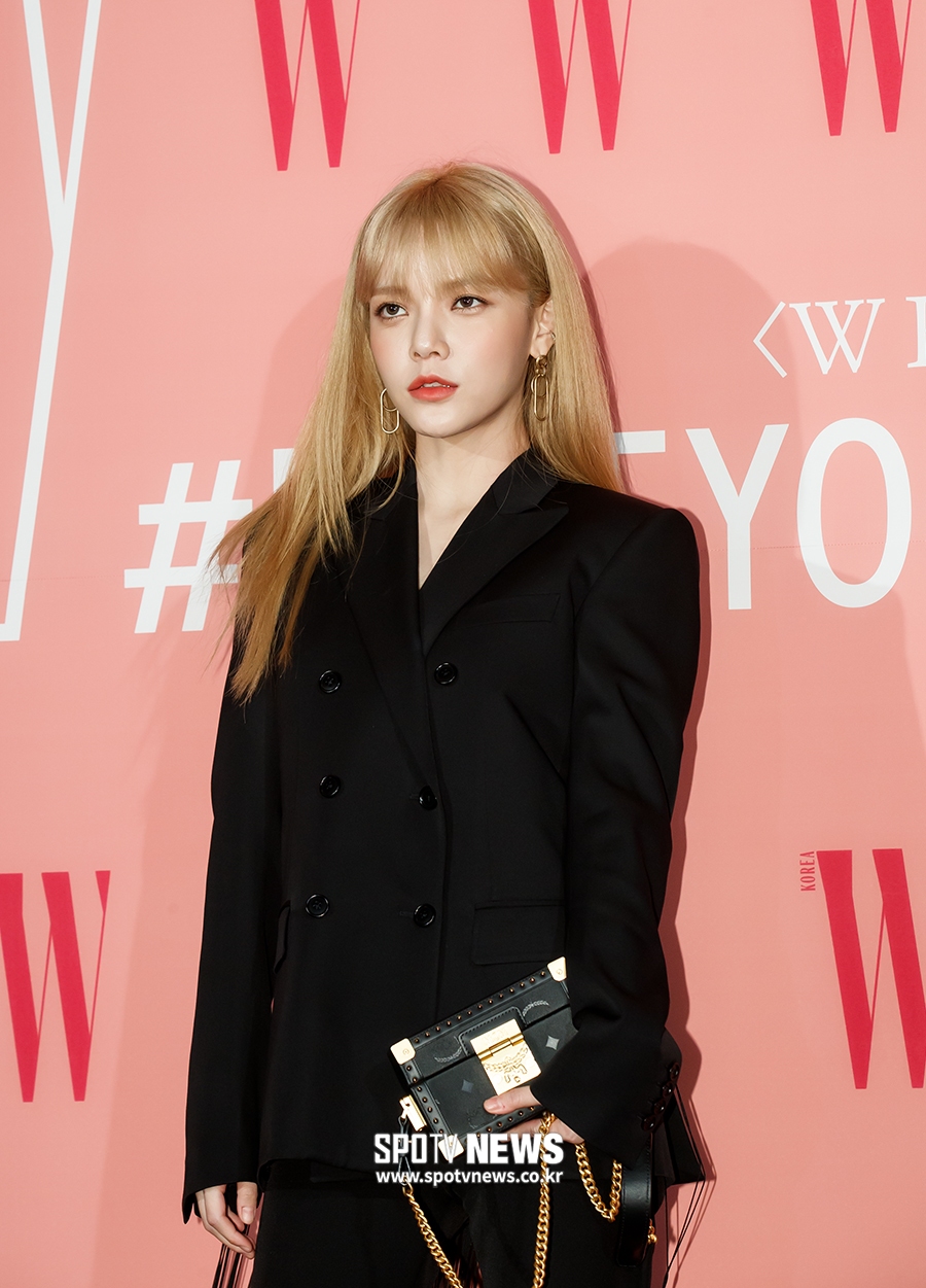 [포토S] 포즈 취하는 AOA 지민