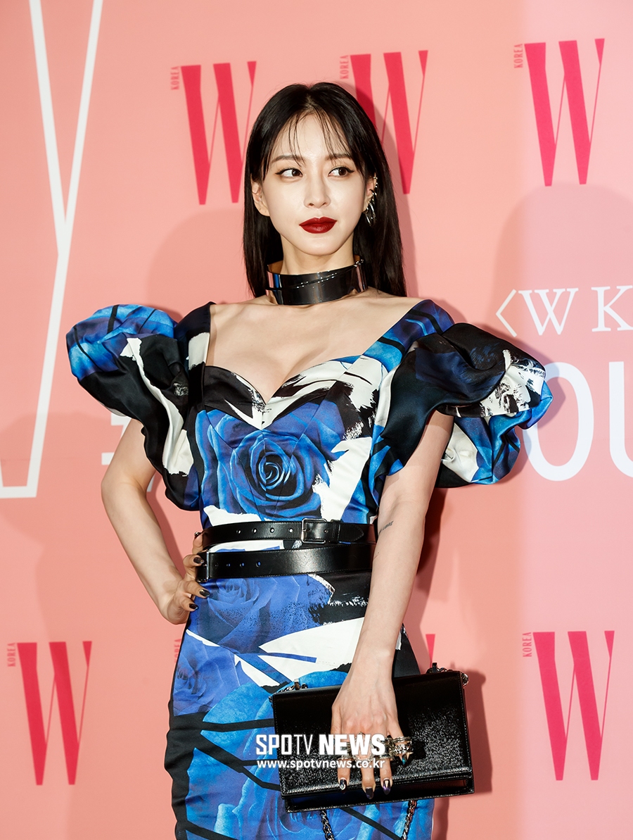 [포토S] 한예슬, 푸른 장미빛 섹시미