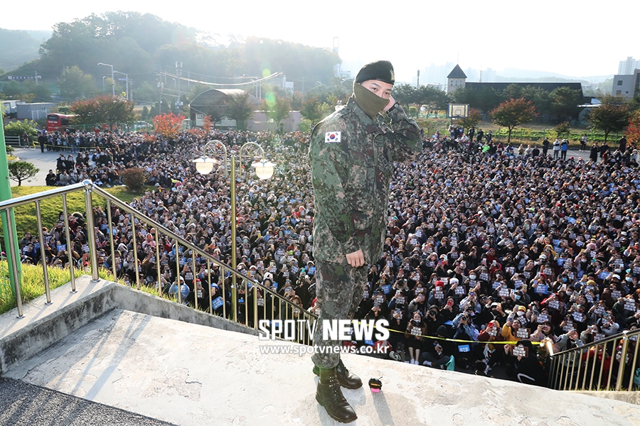 [포토S] 지드래곤, 자신을 기다려준 많은 팬들 앞에서