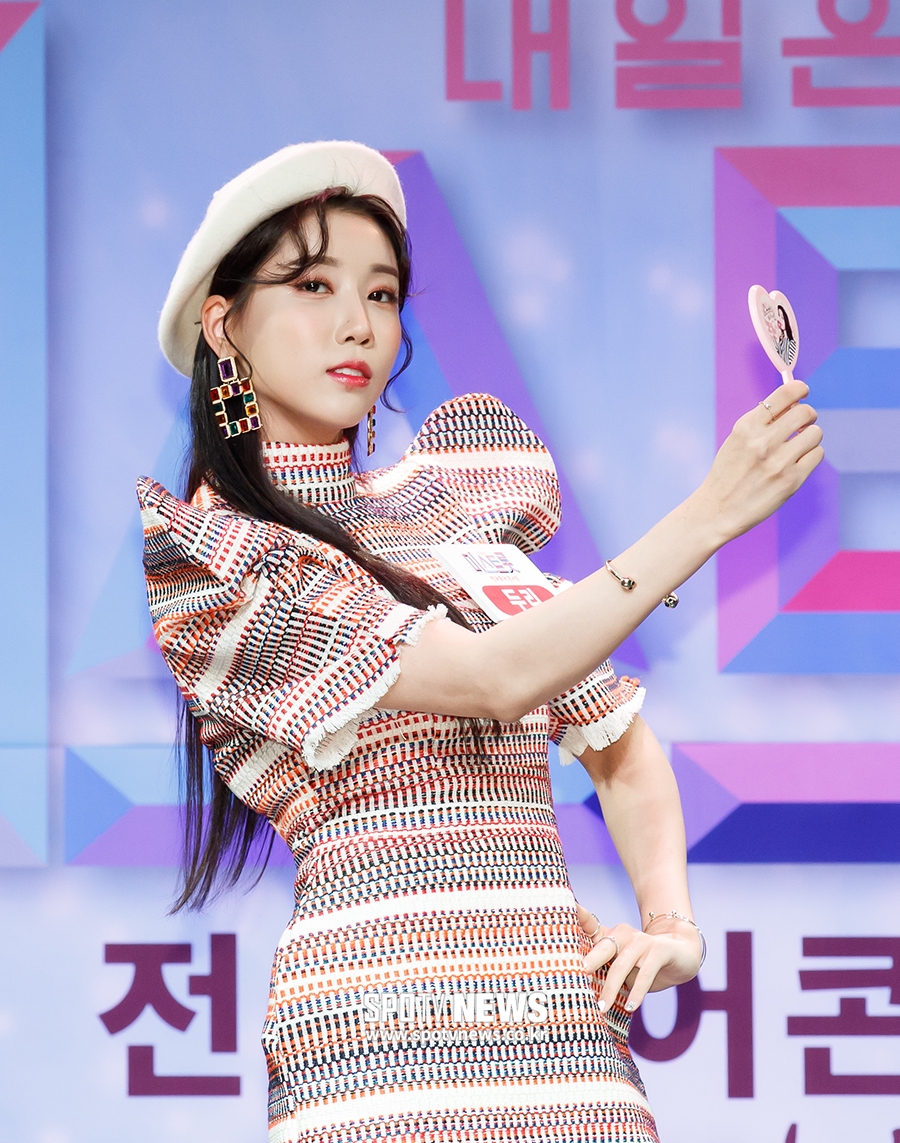 [포토S] 두리, '거울 없이는 못 살아'