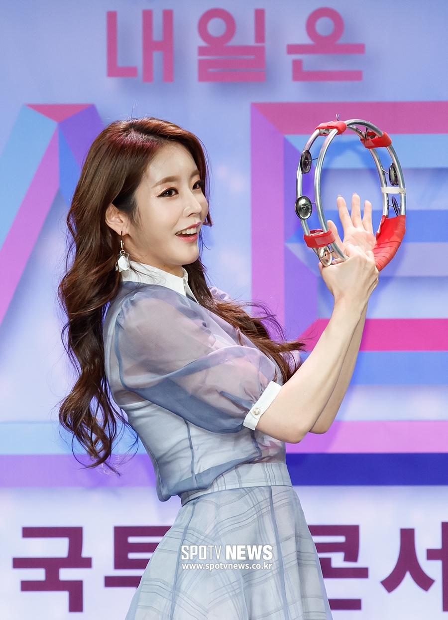 [포토S] 박성연, 미모 뽐내는 '탬버린 여신'