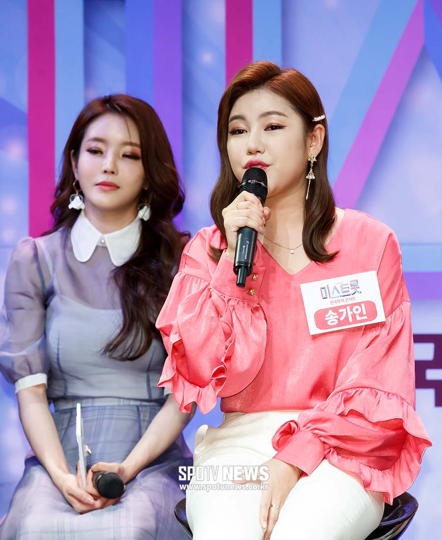 [포토S] 송가인, "악플 보다는 '선플' 부탁드려요"