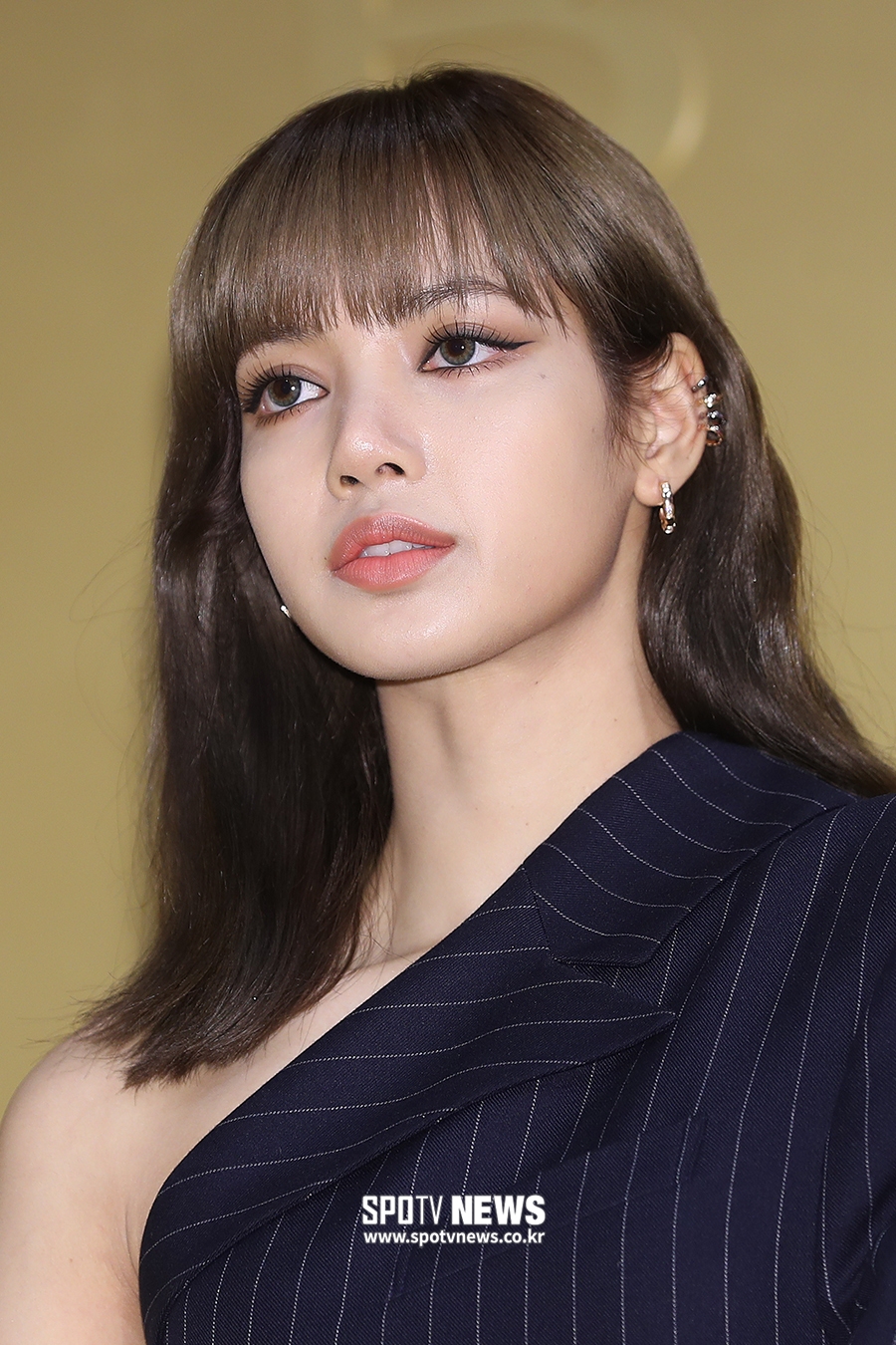 [포토S] 블랙핑크 리사, '눈빛에 빠져든다'