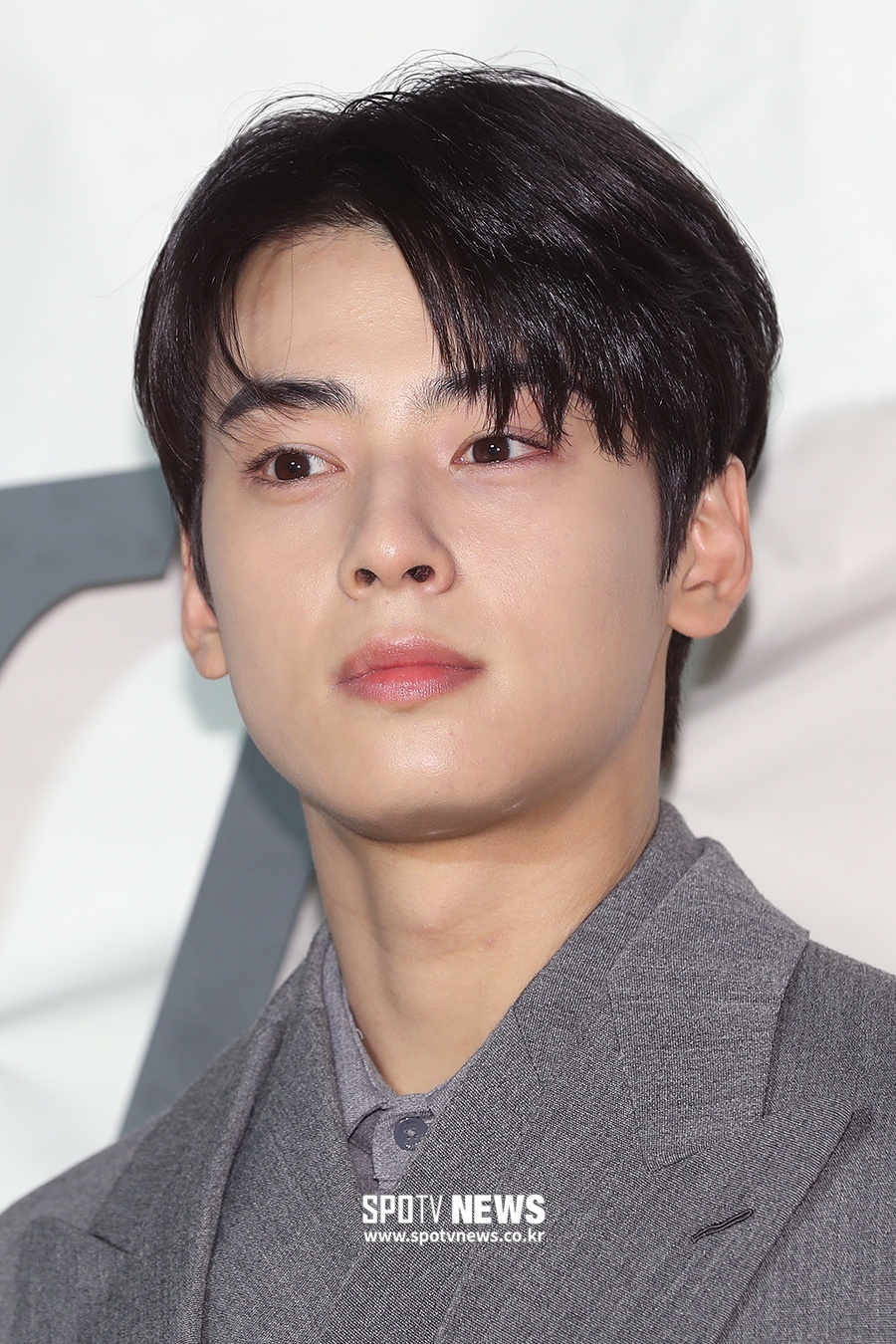 [포토S] 차은우, 청담동 밝히는 얼굴 천재