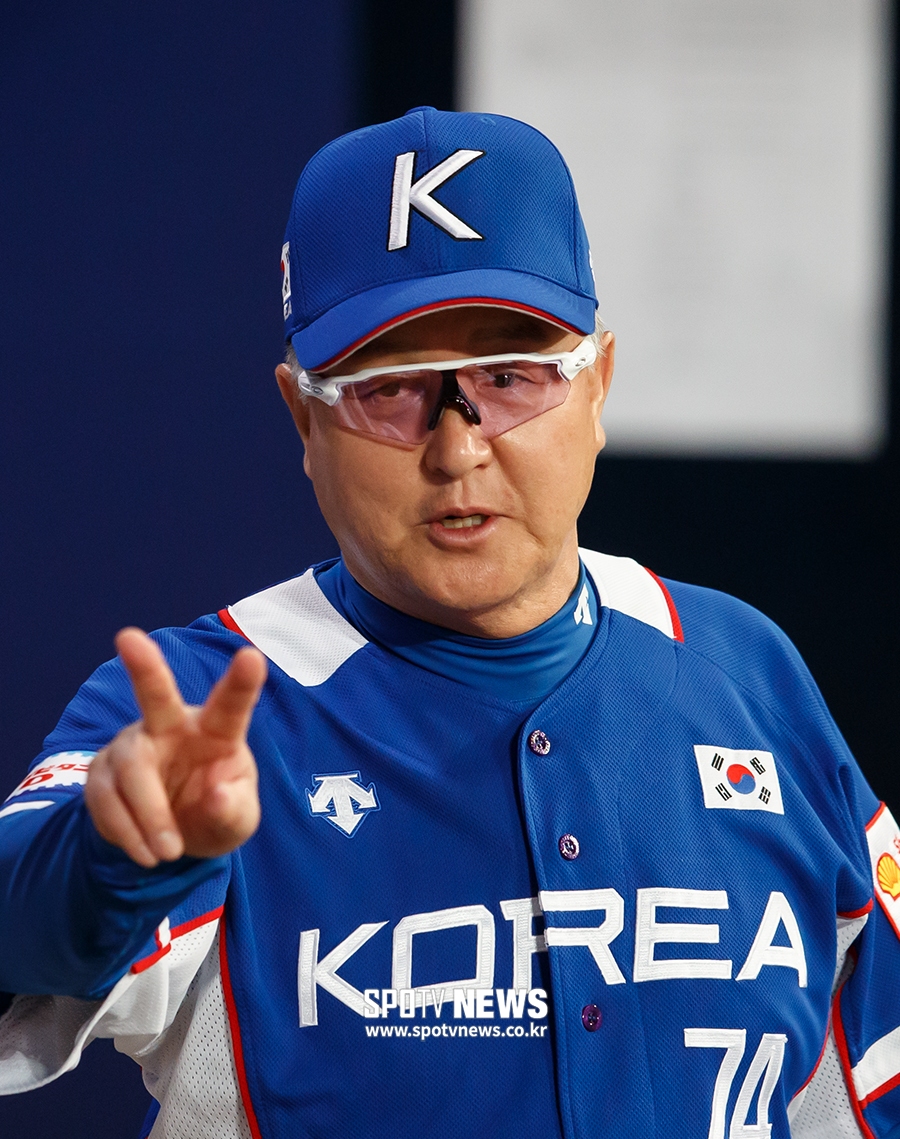[포토S] 김경문 감독, 승리의 V