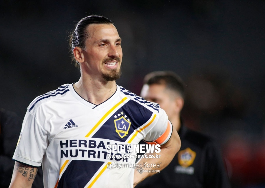 확실한 카리스마와 리더십 이브라히모비치, 볼로냐에서 104억 장전