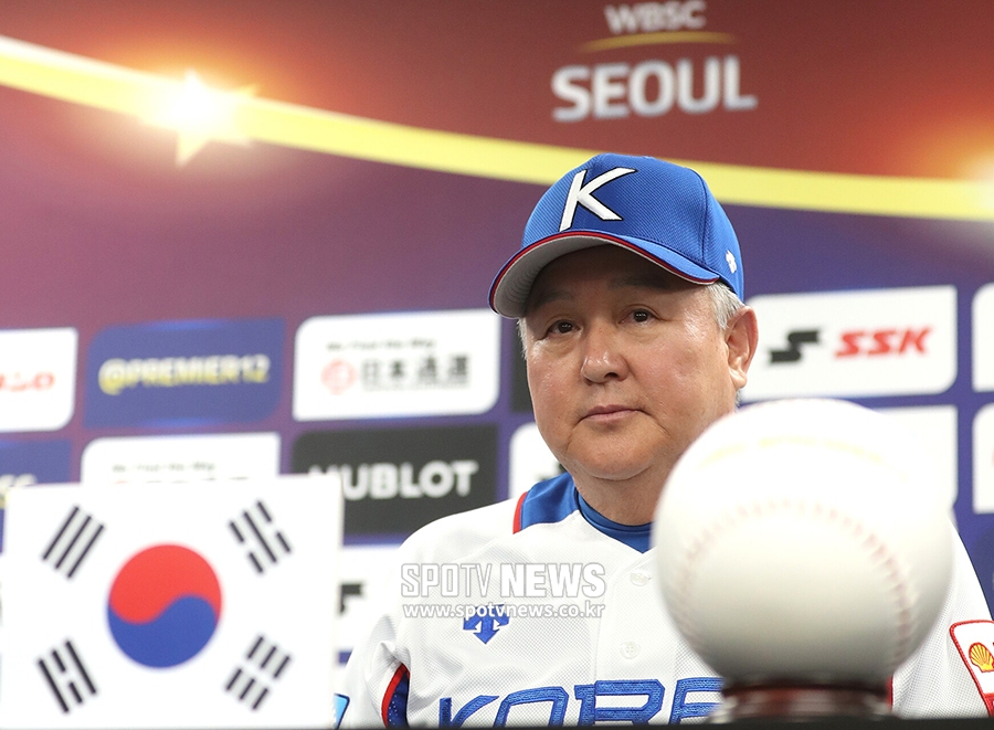 [포토S] 김경문 감독, 디펜딩 챔피언