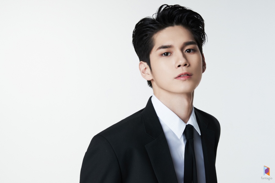 옹성우, 내년 1월 11일 첫 국내 단독 팬미팅 '위 빌롱' 개최