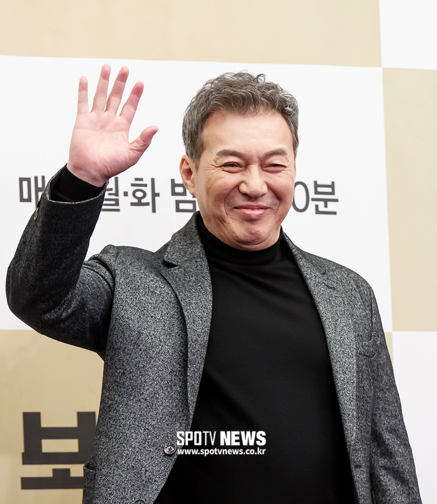 [포토S] 김갑수, 기분 좋은 미소