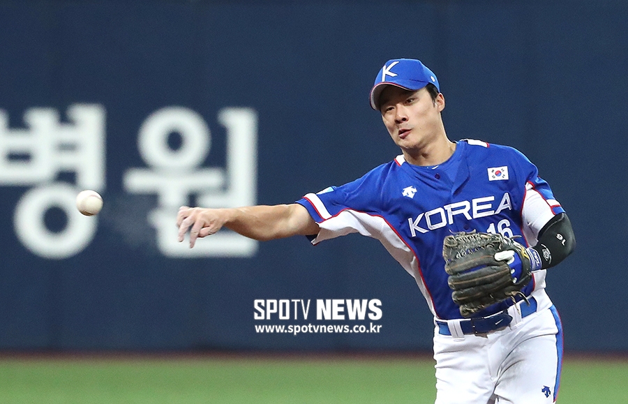 [포토S] 김하성, 김광현 돕는 깔끔한 수비!