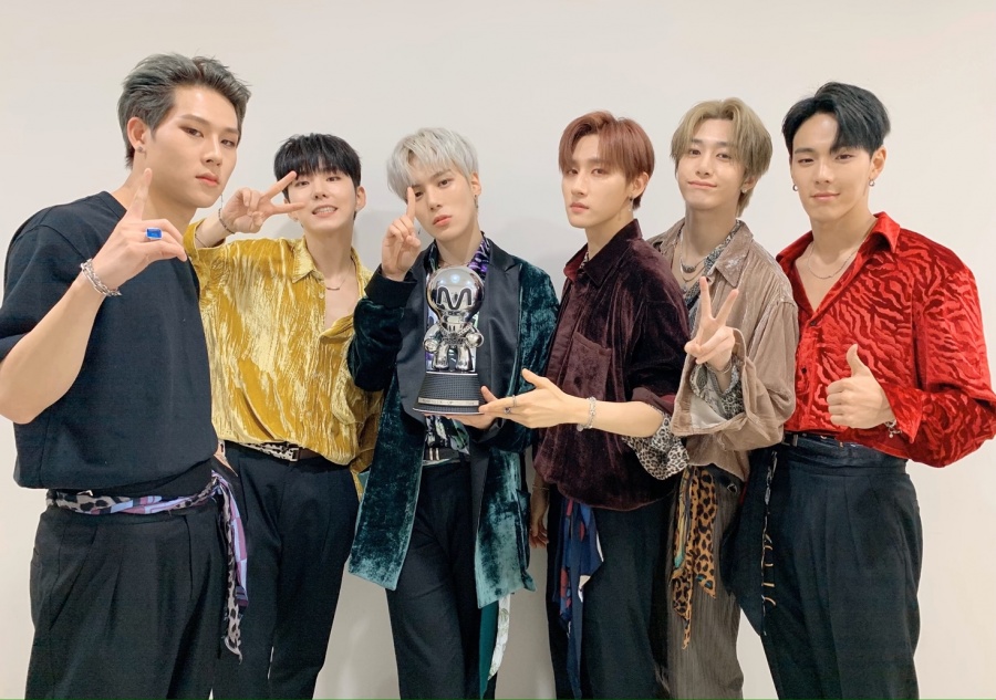 몬스타엑스, '더쇼' 이어 '엠카'도 1위…"몬베베만 생각하면서 열심히 하겠다"