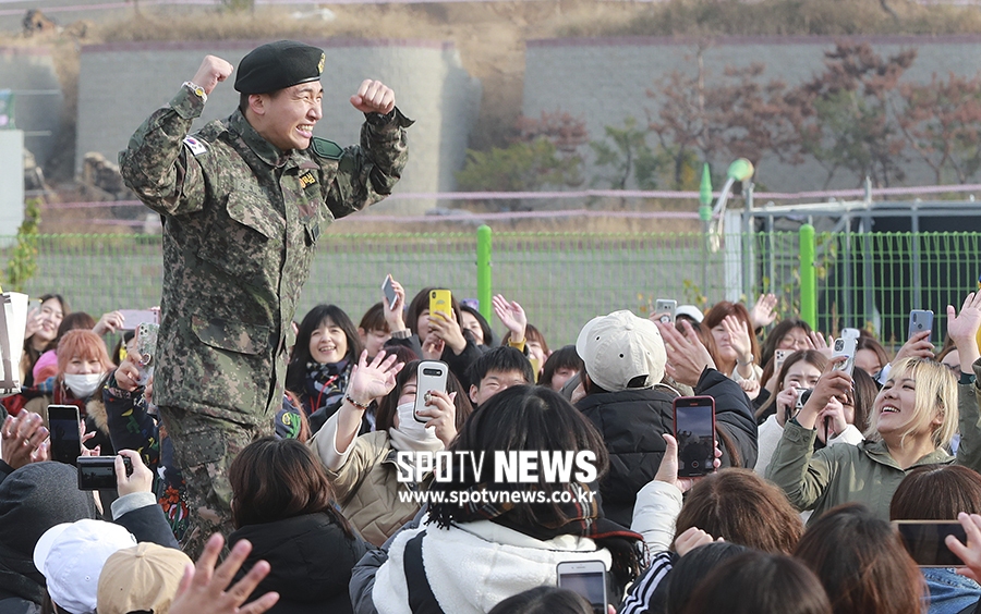 [포토S] 대성, '제가 돌아왔습니다'
