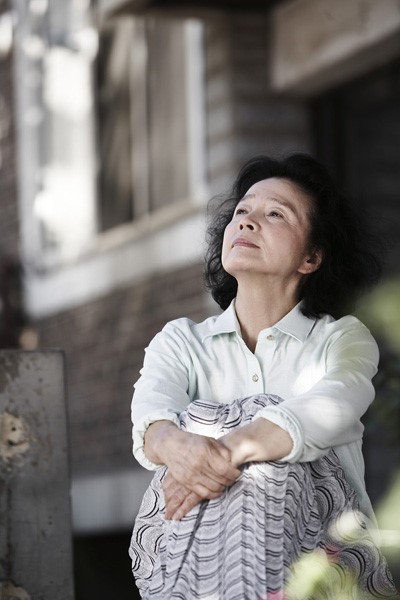 "나를 왜 엄마라 부르냐"…윤정희, 딸도 못알아봐 '10년째 알츠하이머'→지인들 응원[종합]