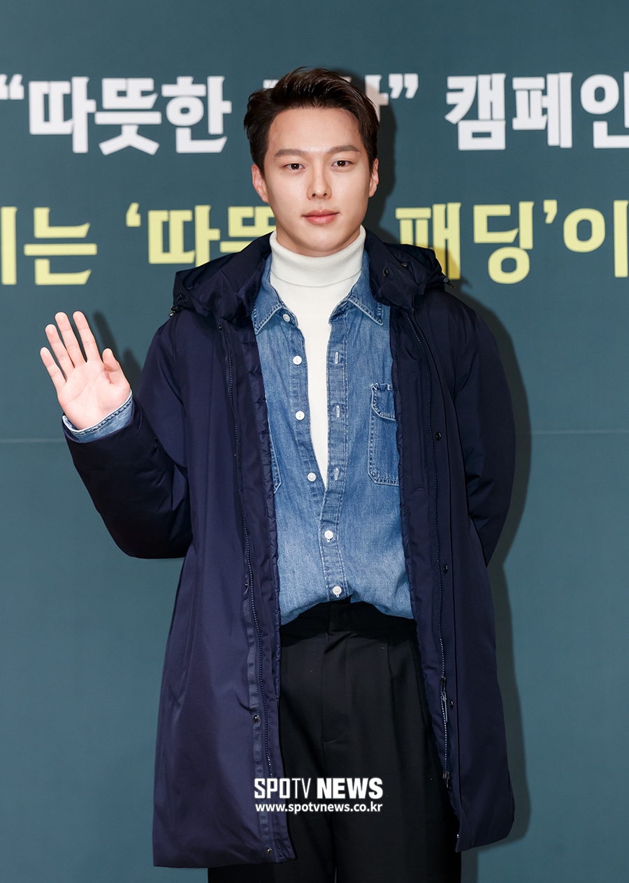 [포토S] 포즈 취하는 배우 장기용