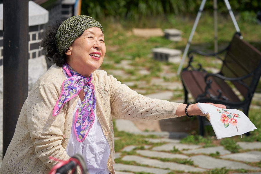 '감쪽같은 그녀' 나문희 "아무 생각 없이, 몸을 던졌다"
