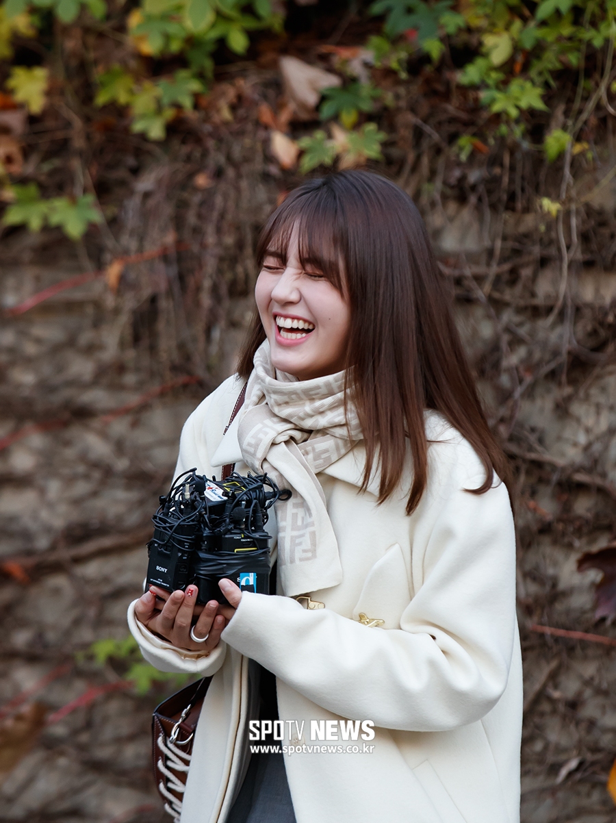 [포토S] 전소미, 쾌활한 미소 짓는 수험생