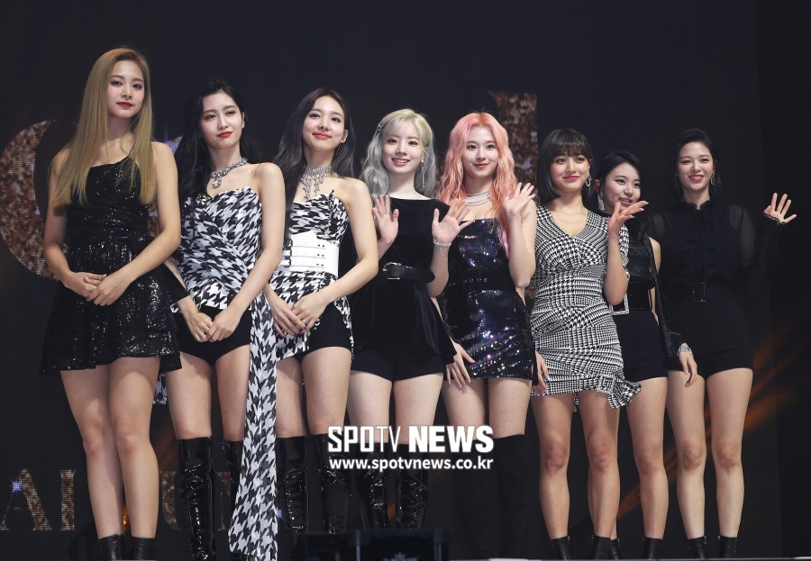 [공식]트와이스, 올해도 日 '홍백가합전' 나간다…3년 연속 출연 확정