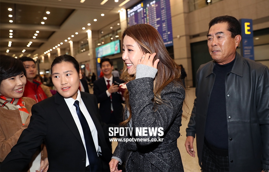 [포토S] 배지현 아나운서, 엄마의 미소