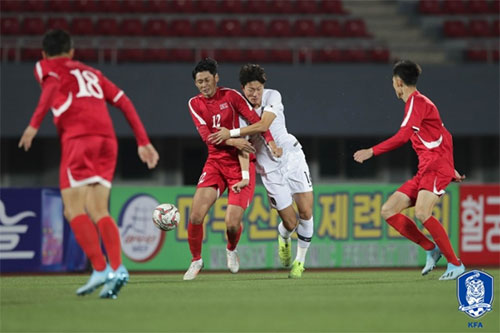 북한, 투르크메니스탄에 수비 무너지며 1-3 패배