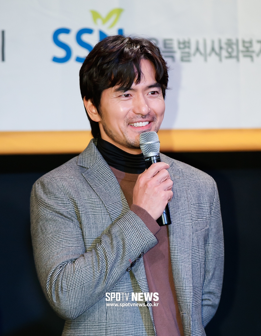 [포토S] 이진욱, 여심 흔드는 미소