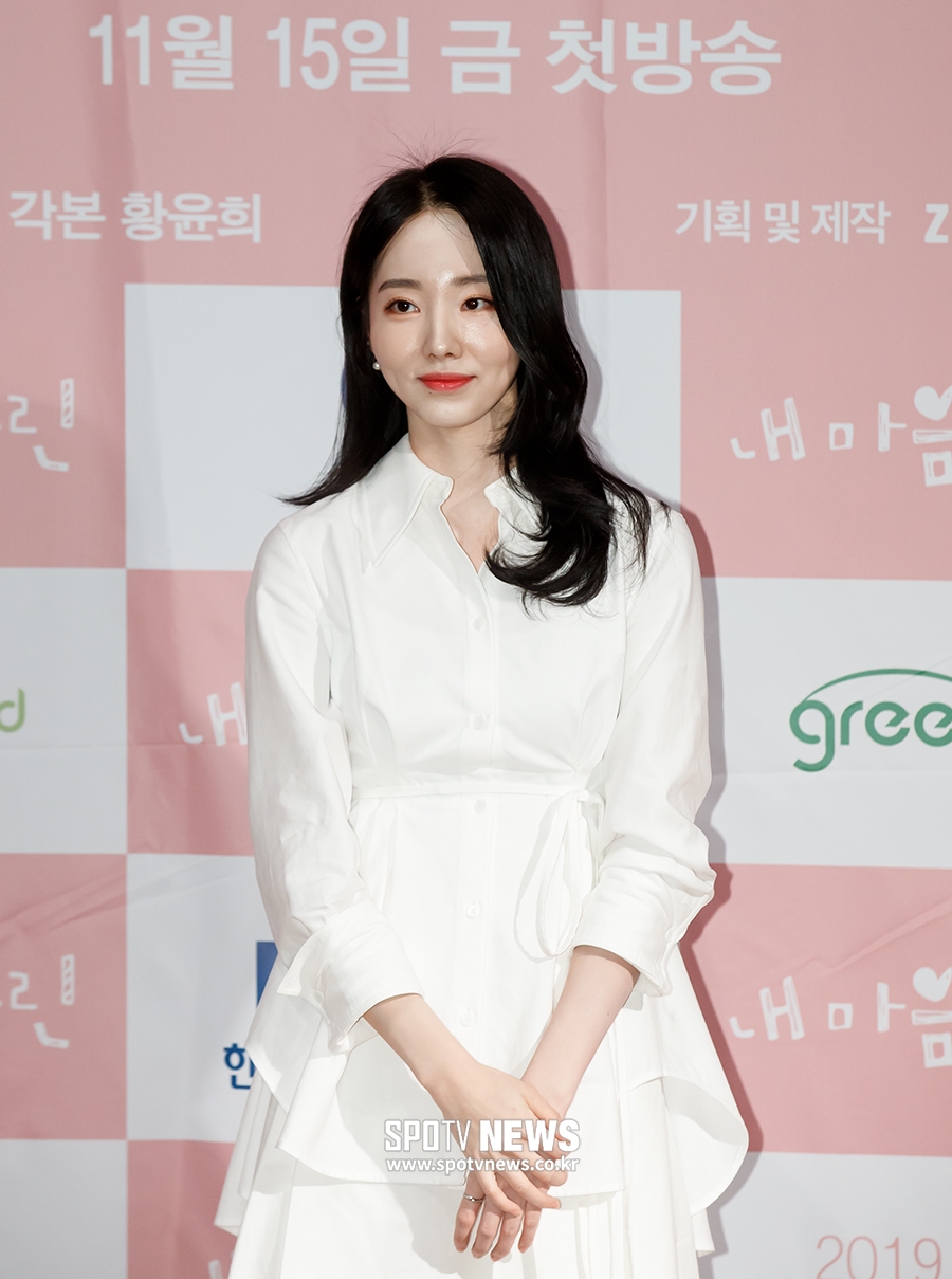 [포토S] 박윤, 투명한 미모