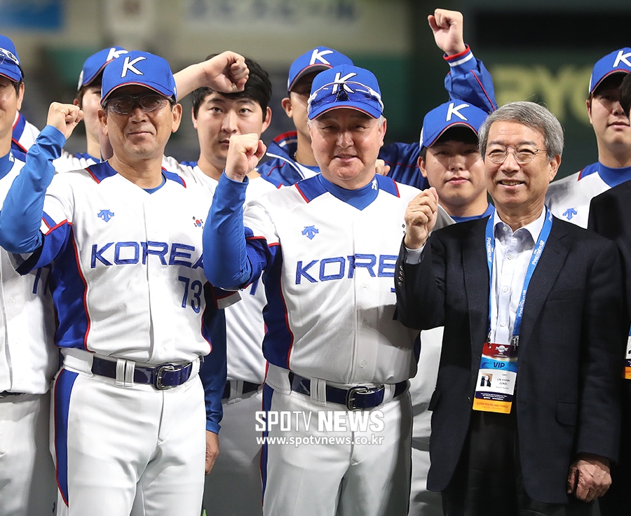 [포토S] 도쿄올림픽 진출하는 김경문 감독