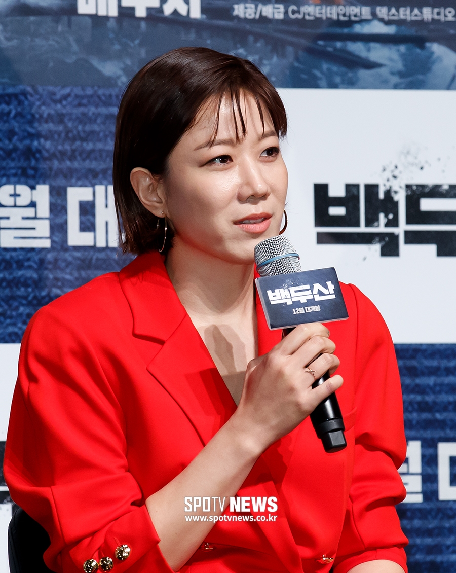 [포토S] 인사하는 배우 전혜진