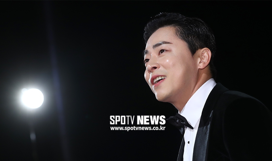 [포토S] 조정석, 얼굴이 반짝