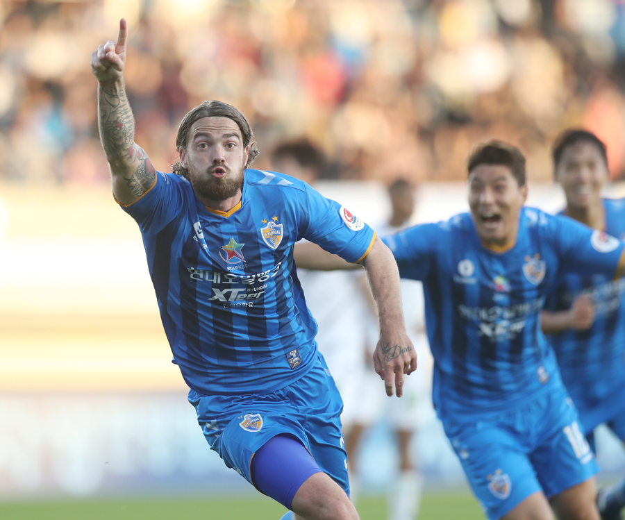 [현장 REVIEW] 울산, 전북과 1-1 무승부…우승팀은 최종전서 결정