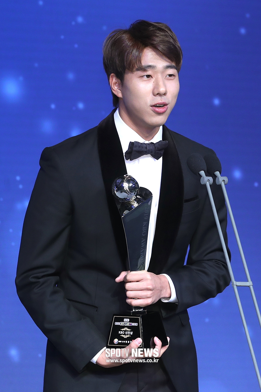 [포토S] '고졸신인' 정우영, 22년 만에 LG 신인상 수상