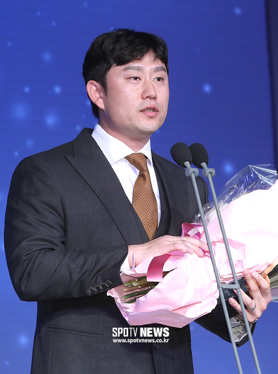 [포토S] 홀드상 수상한 김상수