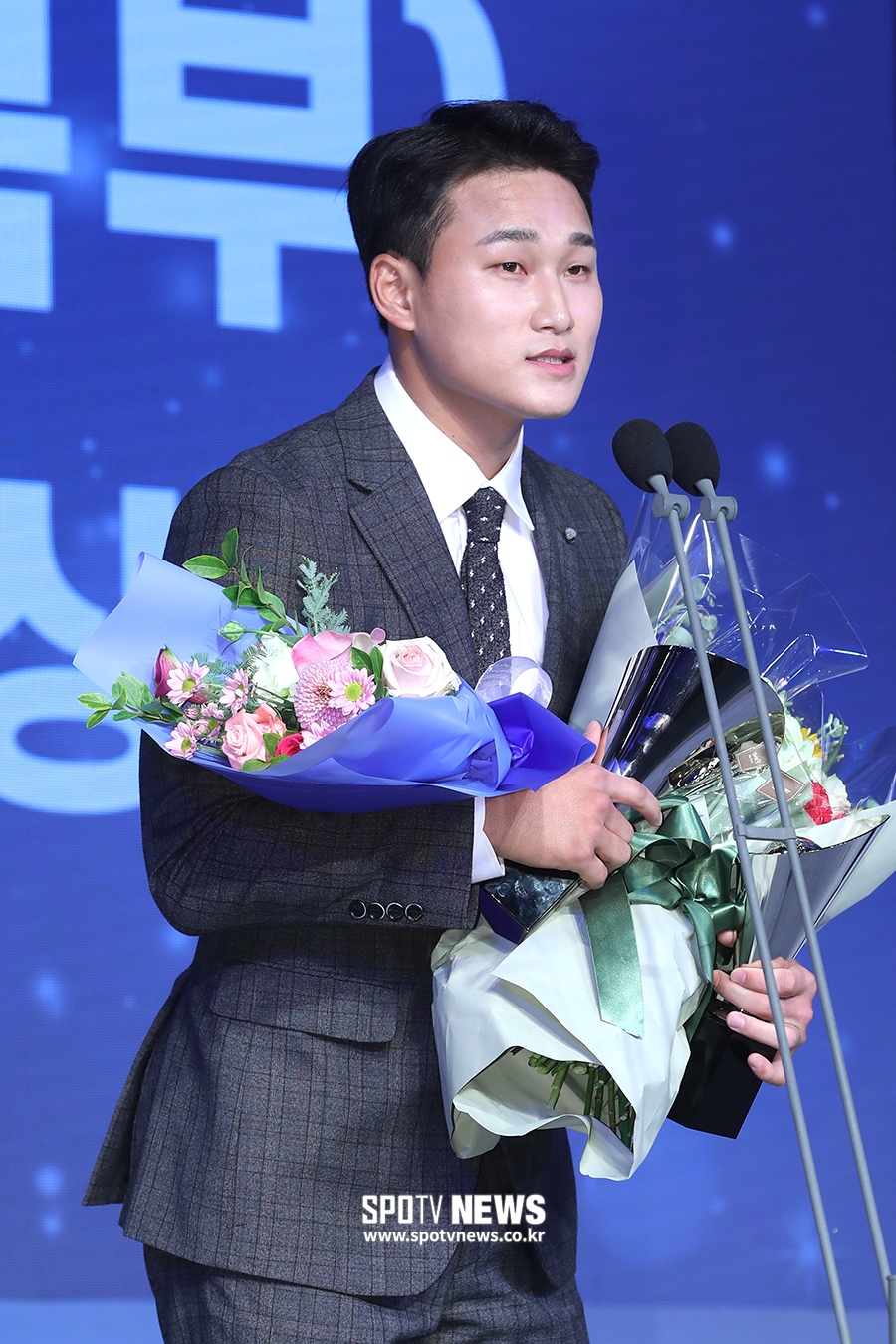 [포토S] 타율상과 타점상 수상한 고양 김은성
