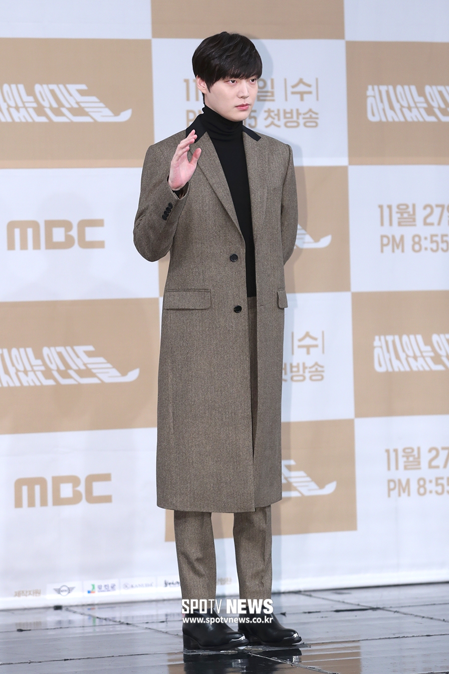 [포토S] 안재현, 롱코트로 멋있게