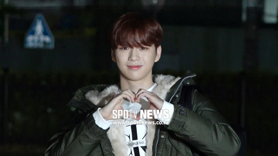 강다니엘(KANG DANIEL), '멍뭉미' 넘치는 미소 [영상]