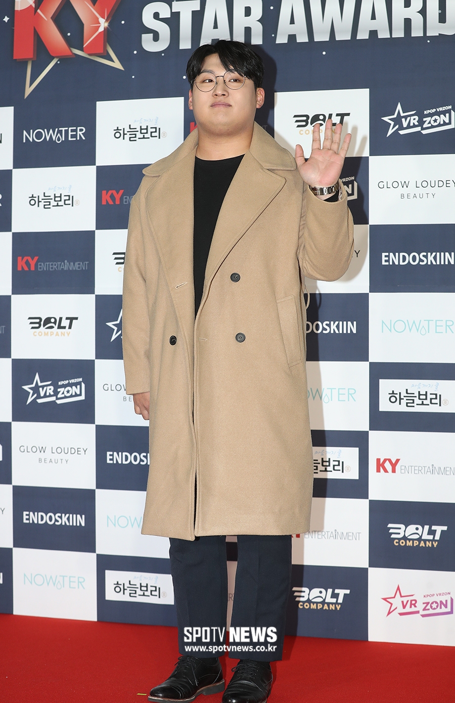 [포토S] 임재현, 롱코트로 분위기 있게