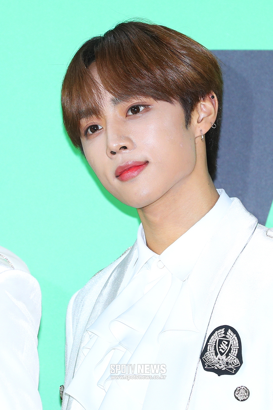 [포토S] 더보이즈 선우, 또렷한 눈망울